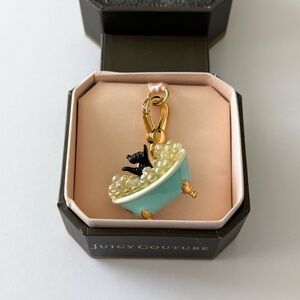 Juicy Couture vintage Y2K Puppy In Bubble Bath Charm - YJRU4253